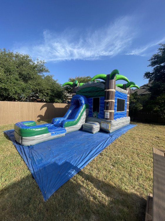 Cascade Crush Bounce House W/Slide Wet Combo